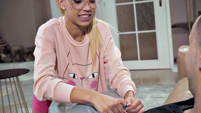 Watch this big dick guy fuck his teeny pussy on the couch after deepthroating and kissing her on the way