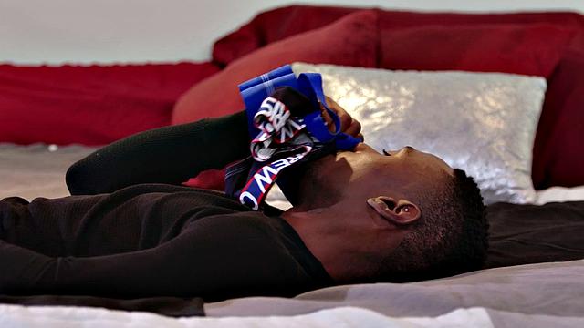 Muscular black dude barebacks his new BF with BBC on bed