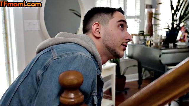 Hugetitted botox cougar rammed