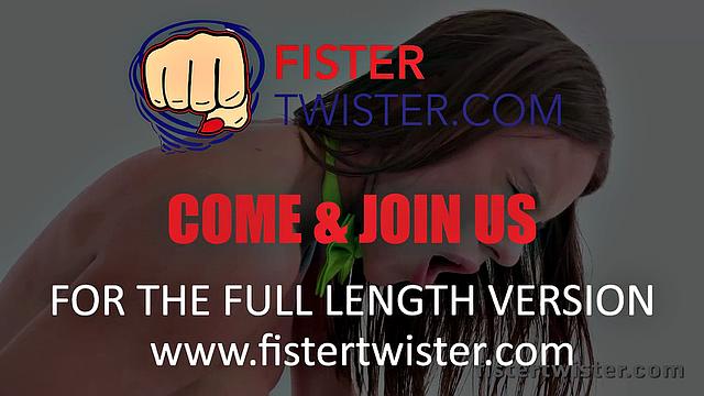 Fistertwister - Oprah and Lita Phoenix - Lesbian Fisting