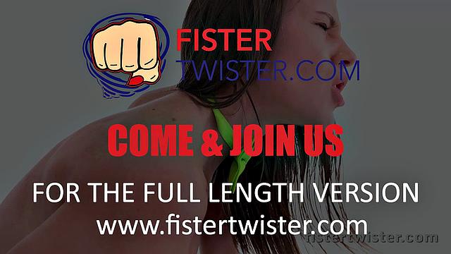 Fistertwister - Oprah and Lita Phoenix - Lesbian Fisting
