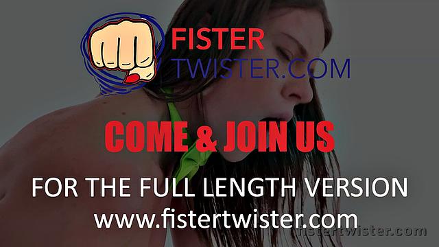 Fistertwister - Oprah and Lita Phoenix - Lesbian Fisting