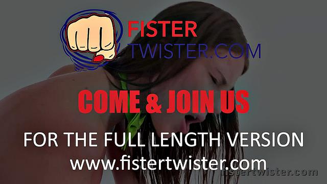 Fistertwister - Oprah and Lita Phoenix - Lesbian Fisting