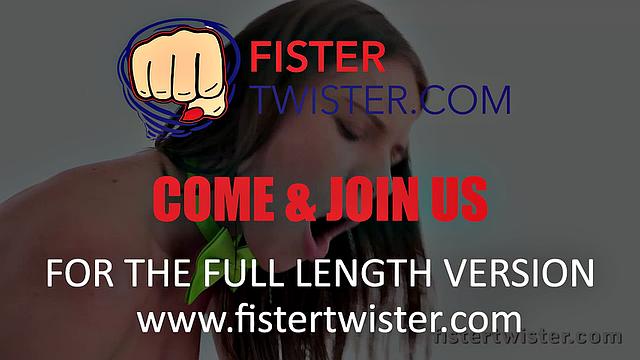 Fistertwister - Oprah and Lita Phoenix - Lesbian Fisting