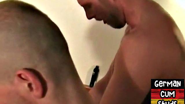 German amateur orgy with DILFS in homemade closeup