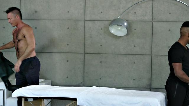 BBC nympho drilled by white guy in anal