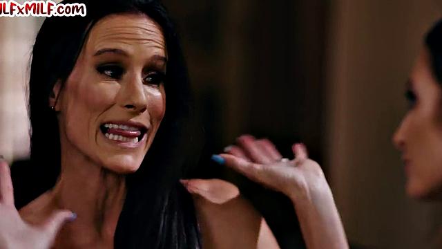 Pussylicked MILF got spoiled by bigtitted GF