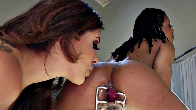 Lesbian anal gaping Ebony fingered by rimjob and spanking MILF