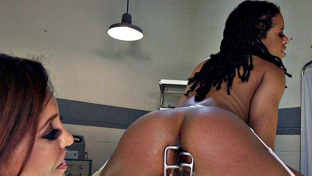 Lesbian anal gaping Ebony fingered by rimjob and spanking MILF