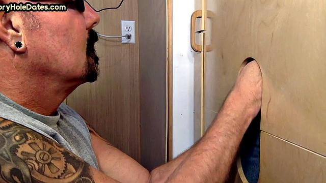 Gloryhole DILF deepthroats hard dick in amateur closeup