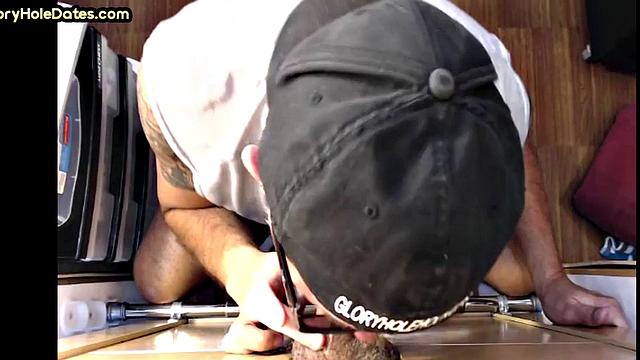 Gloryhole DILF deepthroats hard dick in amateur closeup