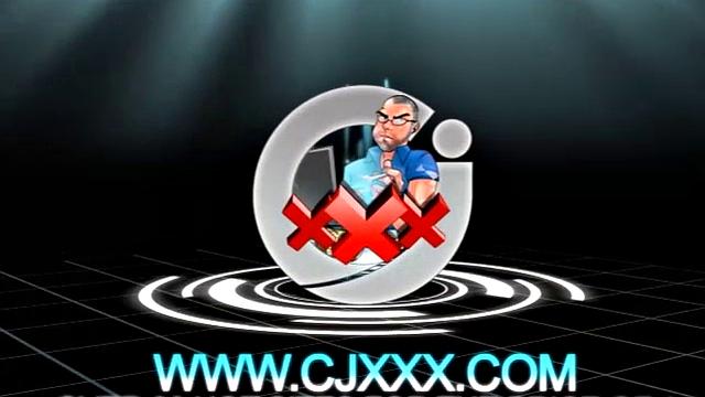 чёрный мужик дрочит толстый член и кончает