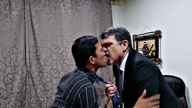 Romantic dinner with DILF and Asian twunk