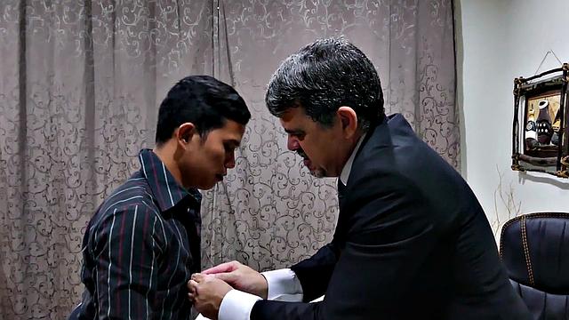 романтичный ужин с dilf, а азиатский твунк съедает всё - и анал тоже