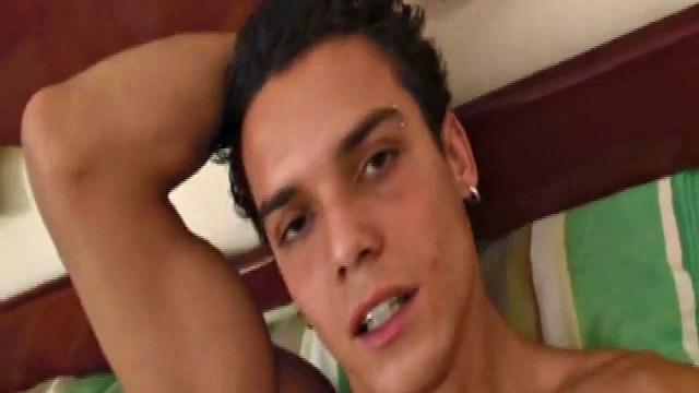 Brazilian hottie Jorge Roiz is one of those great guys who excel in a solo jack off scene, as he truly enjoys displaying his beautiful Latin body and big cock for an audience.