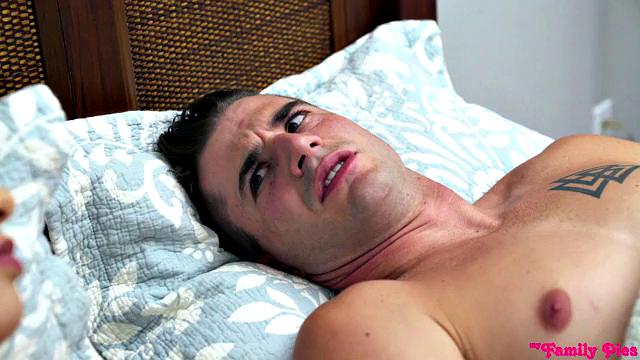 Caught With Step Sister - S10:E4