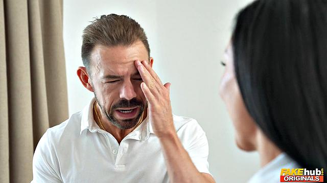 начальница застукала парочку, офис превращается в анальный эпизод