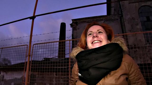 Watch this trimmed, eager redhead flash her tits for cash and get fucked outdoors