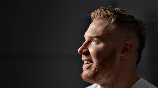 Gym ginger hunk wanking his cock until cumshot