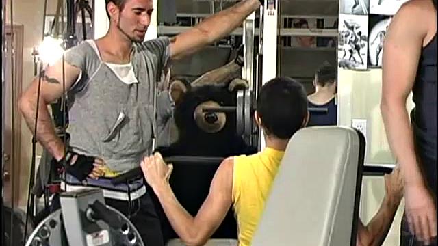 Bodybuilders Get Frisky at the Gym