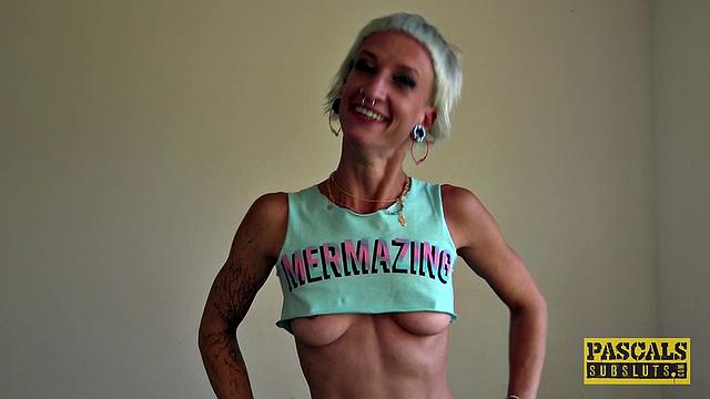 SubSlut Luna Toxxxic: creaming to wank and cum