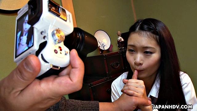 Ako Nishino comes to visit in uniform for role play