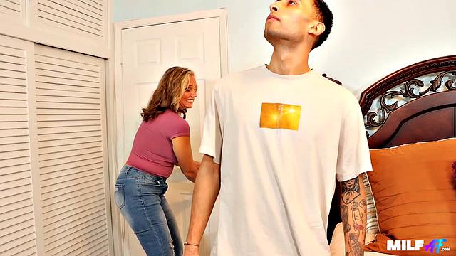 Horny Landlord: Nina Starr