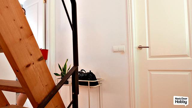 Cheating Babe Gifts Her Boyfriend's Best Friend With Anal Creampie