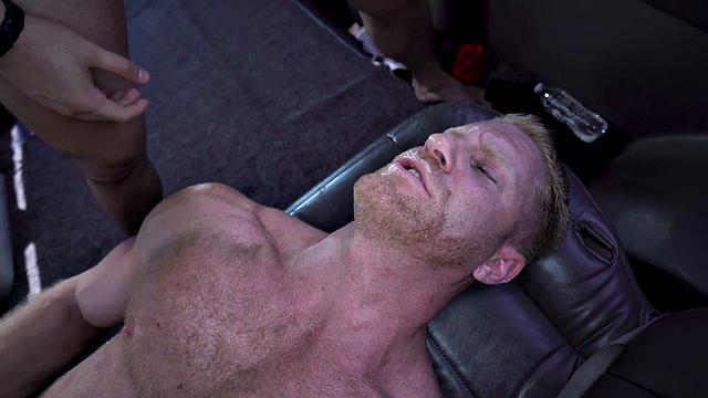 Muscular stud fucks jock till facial in pickup bus
