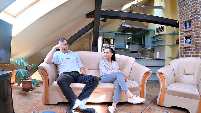 HUNT4K. To go home guy agrees to allow wife to get nailed by a stranger