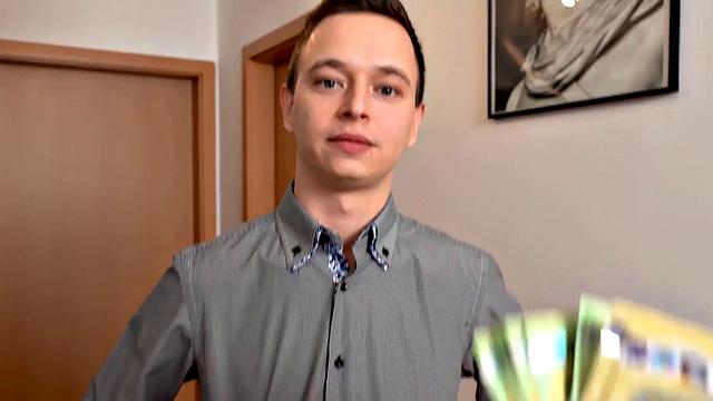 HUNT4K. Guy nails his new flame instead of talking to the old friend