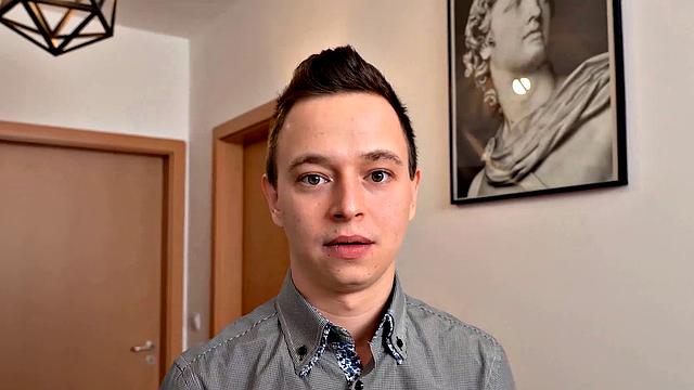 забей на друзей, смотри как он жарит новую милфу