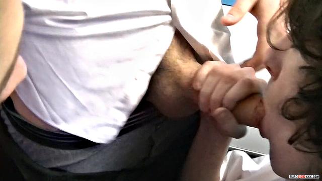 Аарон Аурора получает по полной от Джейсона и Брэдли - в ролях: Аарон Аурора, Джейсон Саттон и Брэдли Хейден