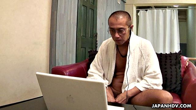 Ruri Shinohara dripping during cyber sex