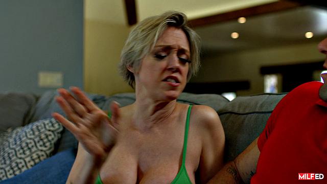 Cable Guy Plugs MILF