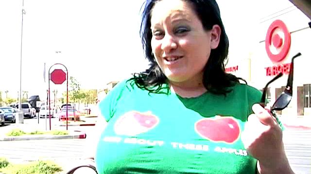 Busty BBW Glory Foxx Showing Her Goods