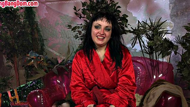 Gangbang for alternative slut