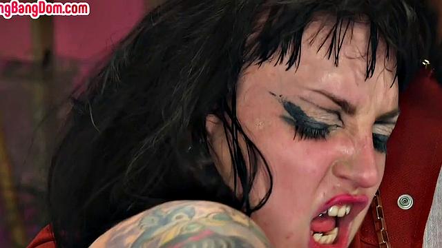 Gangbang for alternative slut