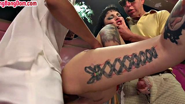 Gangbang for alternative slut
