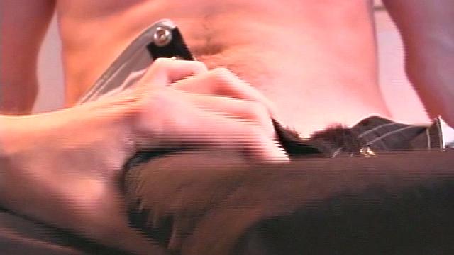 Трое парней устроили жаркое безумие у озера и залили друг друга спермой