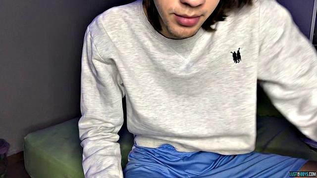 Teen James Enjoys Some Hole Play - James Sins