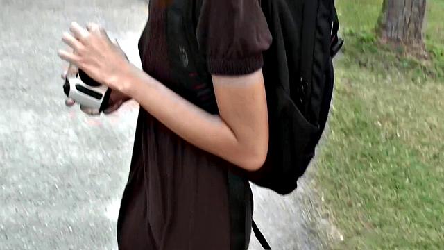 Brunette bombshell gives you the best outdoor blowjob in park