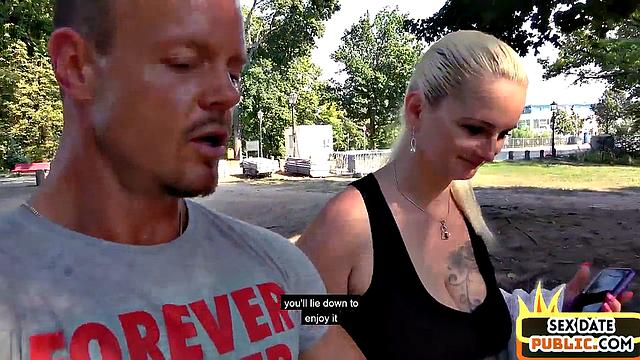 Pierced cougar hard fucked outdoor