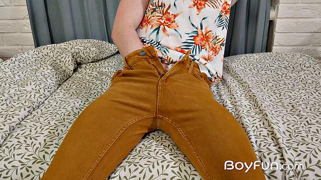 Axel Reeves takes a hard cock and moans with pleasure