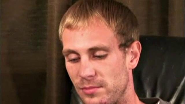 Чарли пришёл за массажем, а ушёл с оргазмом - ну и сеанс у парня