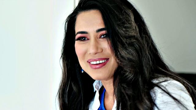 Loraine hooks up with her son's best friend