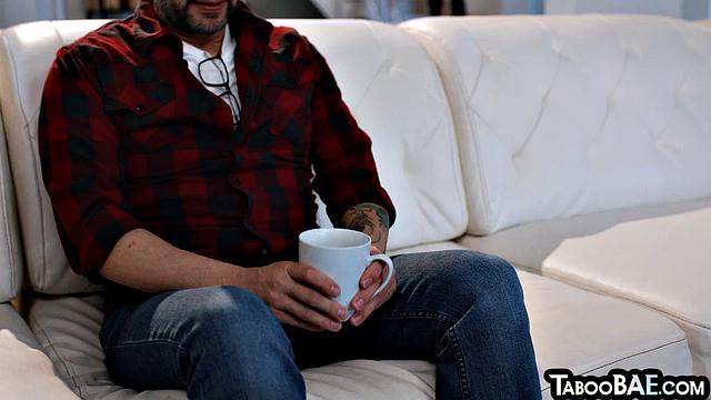 Petite horny babe cockriding in threesome