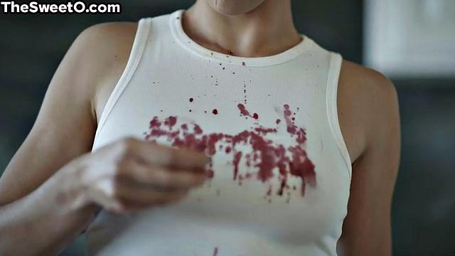 Коротко стриженная красотка страстно трахается с парнем, кайфует по полной!