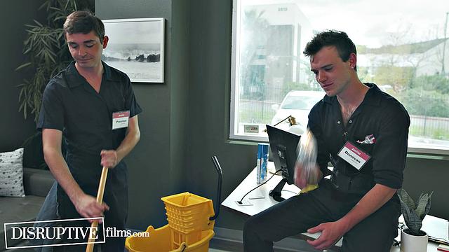 Скотт Финн и Грейсон Ланж трахаются перед вечеринкой на парковке фургонов