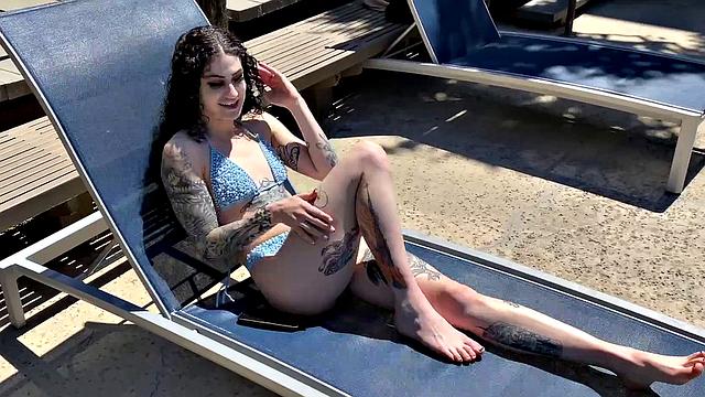 Lydia's Loves The Jizz